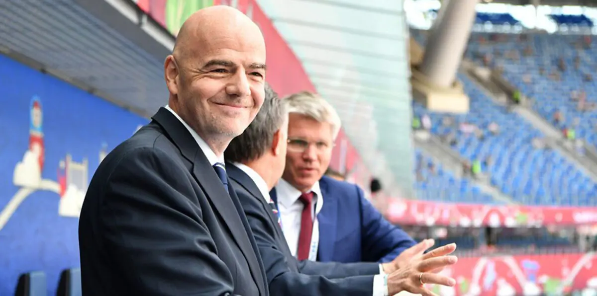 رئيس "الفيفا" يتعهد بإجراءات صارمة في مواجهة المنشطات والعنصرية