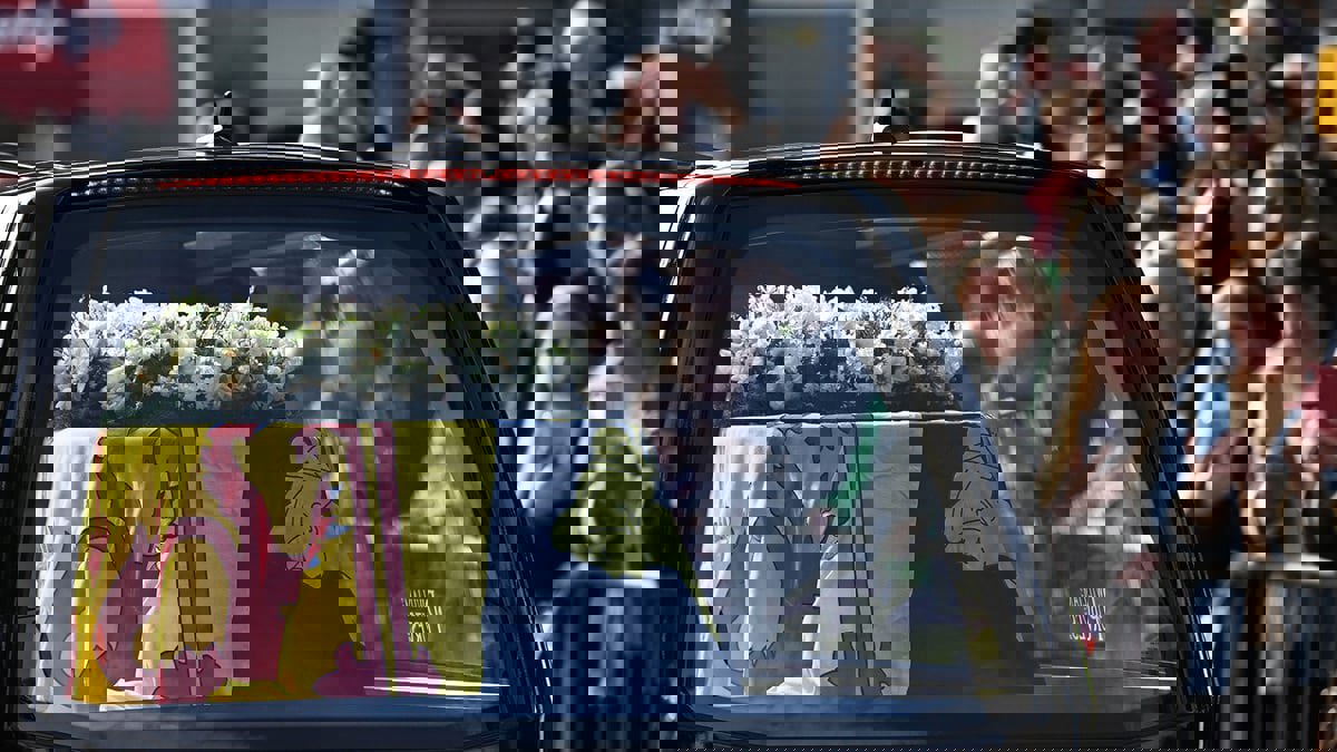 صحف عالمية: "وداع طويل" للملكة إليزابيث.. ومخاوف من بوتين "الجريح"