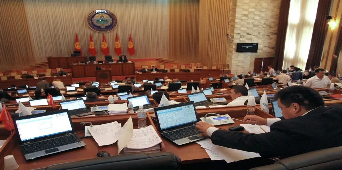 البرلمان في قرغيزستان يعيّن رئيسًا جديدًا للوزراء