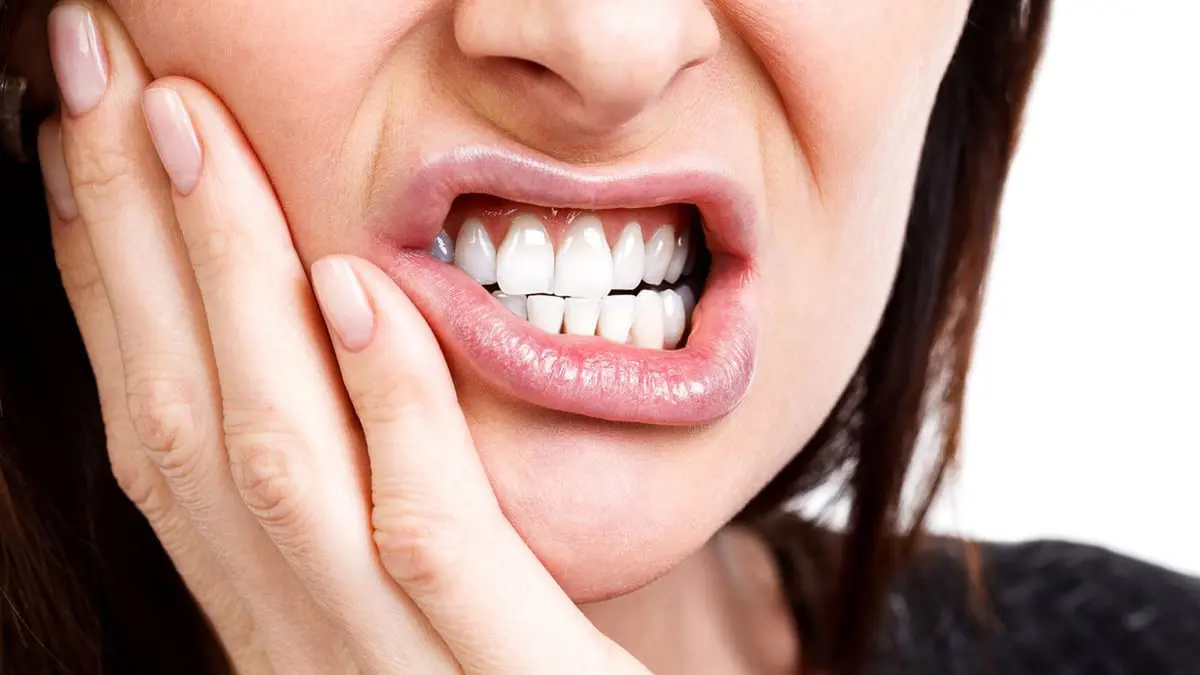 دراسة تكشف صلة مباشرة بين أمراض اللثة وارتفاع ضغط الدم