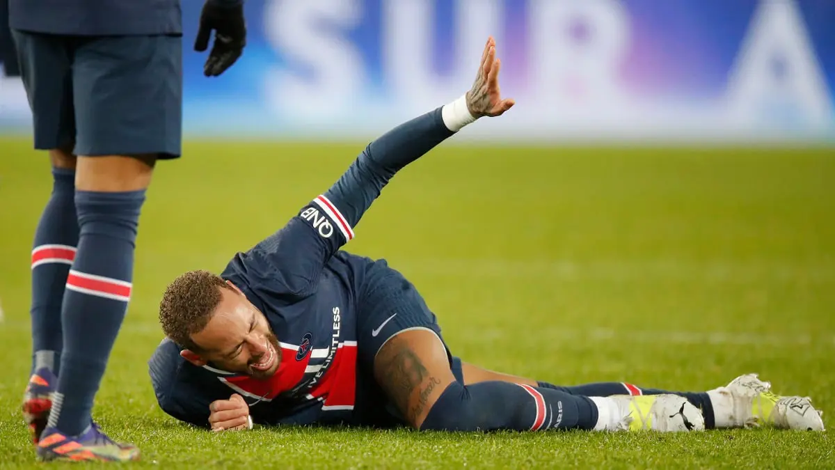 باريس سان جيرمان يكشف تشخيص إصابة نيمار