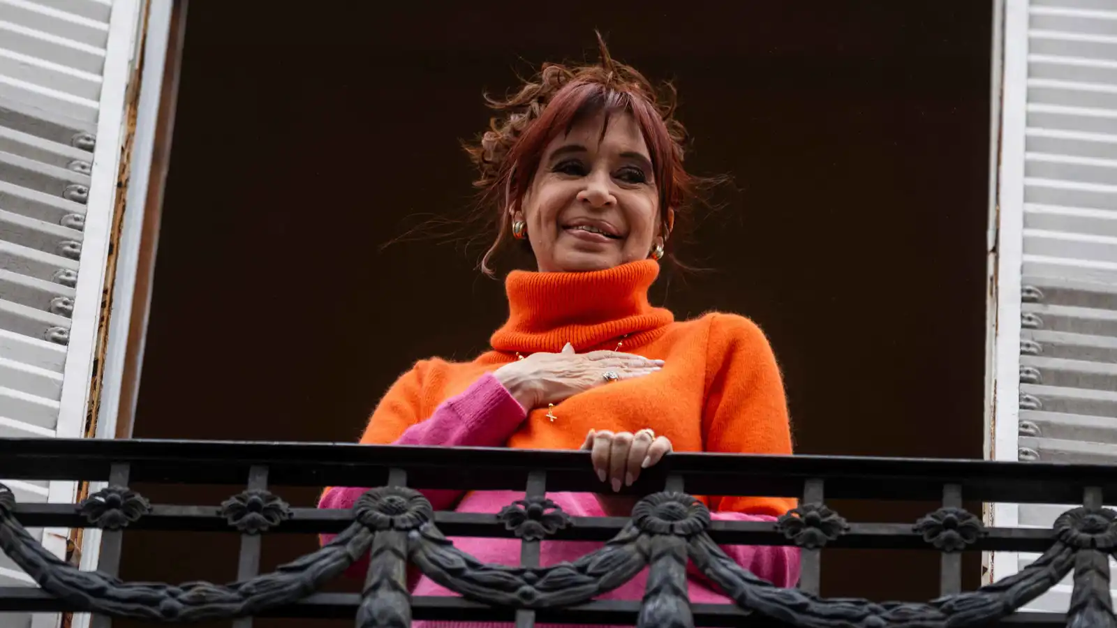 رئيسة الأرجنتين السابقة تترك الإقامة الجبرية لإجراء عملية طبية