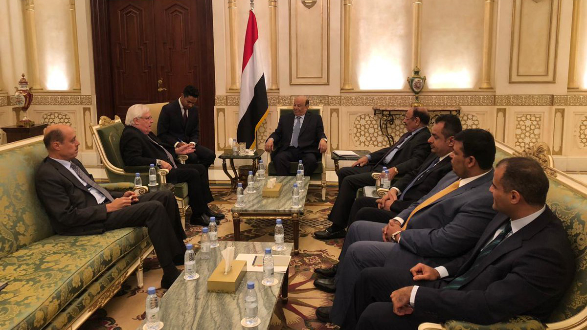 بلومبيرغ تكشف تناقض موقف الحكومة اليمنية تجاه الإمارات