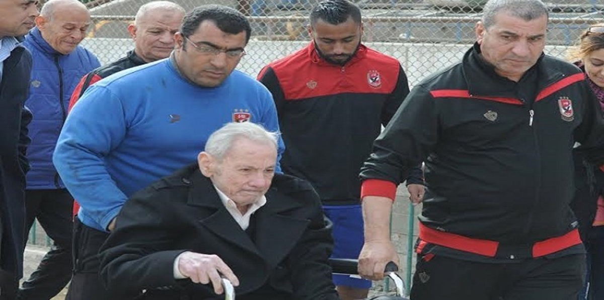 لماذا غاب نجوم الأهلي المصري عن جنازة طارق سليم؟