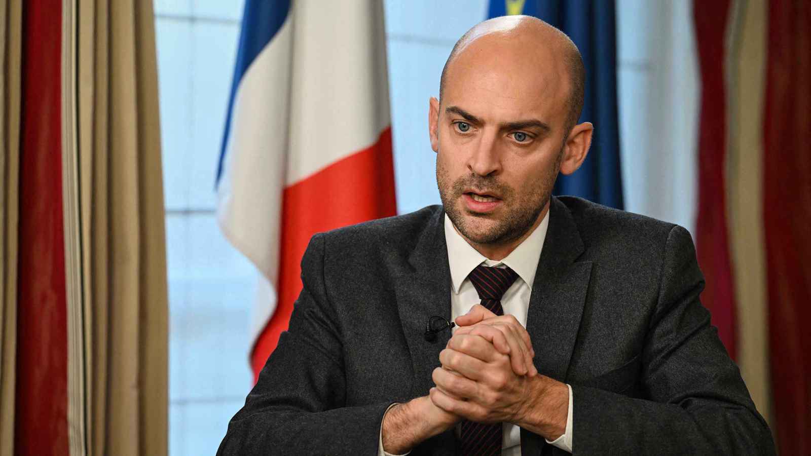 "اتهامات غير مؤسسة".. فرنسا تعلق على استدعاء سفيرها لدى الجزائر