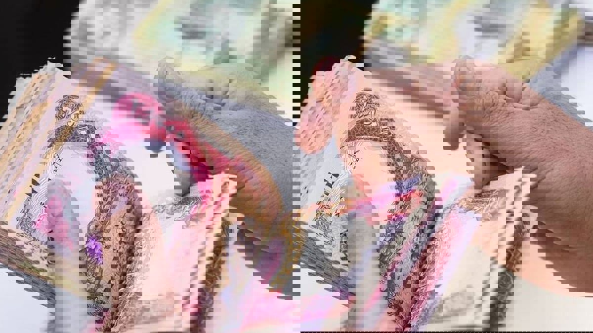 خبراء: بدء العراق الامتثال لنظم مصرفية دولية أثّر على سعر صرف الدينار
