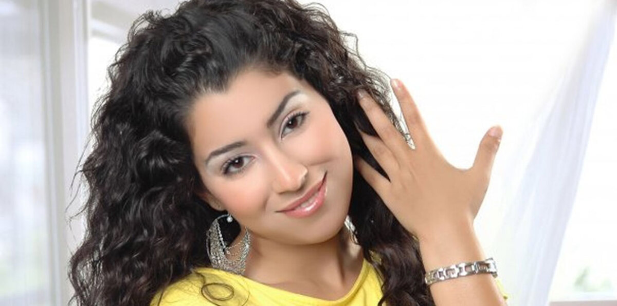 أيتن عامر: "بيكيا" سينافس على الإيرادات وهذا سبب اتجاهي للغناء