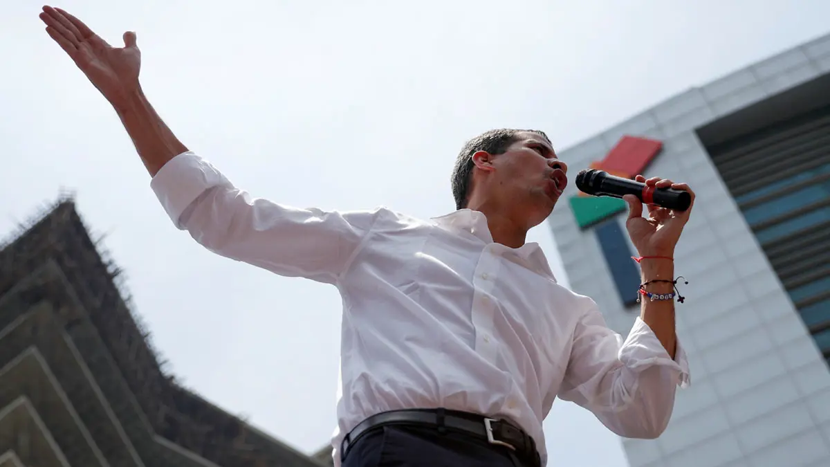 غوايدو يرحّب بتدخل عسكري أمريكي بفنزويلا