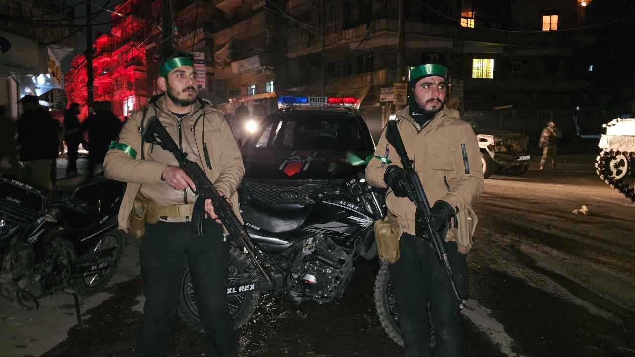 الجيش السوري يدعو عناصر "قسد" لتسليم أنفسهم وسلاحهم فوراً