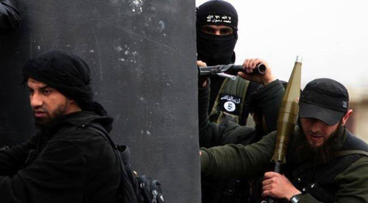 الجيش السوري وقوات تدعمها واشنطن يتقدمان بشكل منفصل ضد داعش