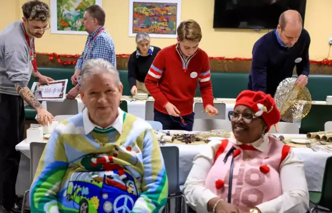 الأمير جورج مع والده