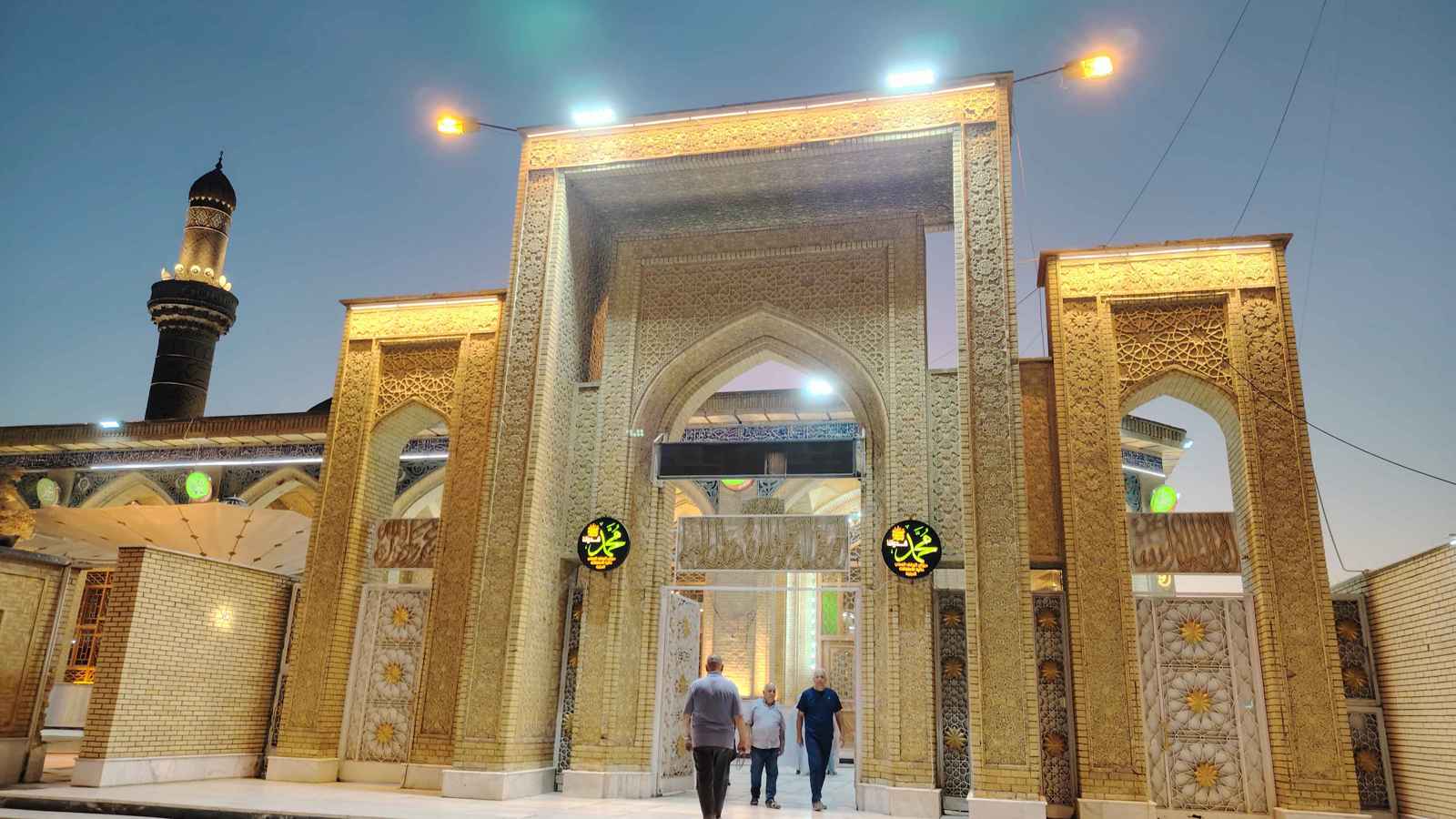 جامع أبي حنيفة يعيد للأذهان بهجة بغداد القديمة في رمضان