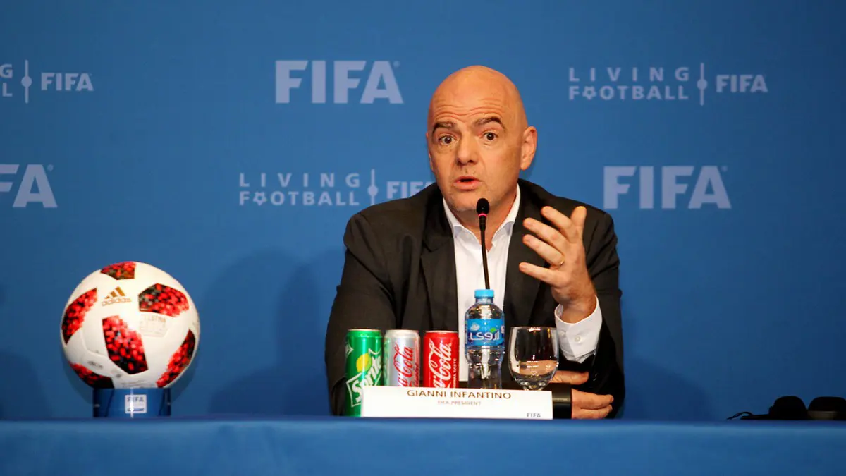 تقارير: "فيفا" يرشح عمان والكويت لمشاركة قطر تنظيم مونديال 2022.. وإعلاميون يتحدثون عن موعد الحسم