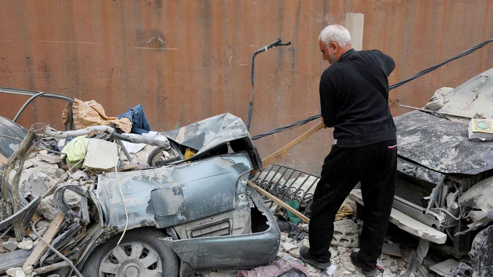 بعد غموض لف هويته.. الكشف عن "هدف إسرائيل" في غارة الضاحية الجنوبية