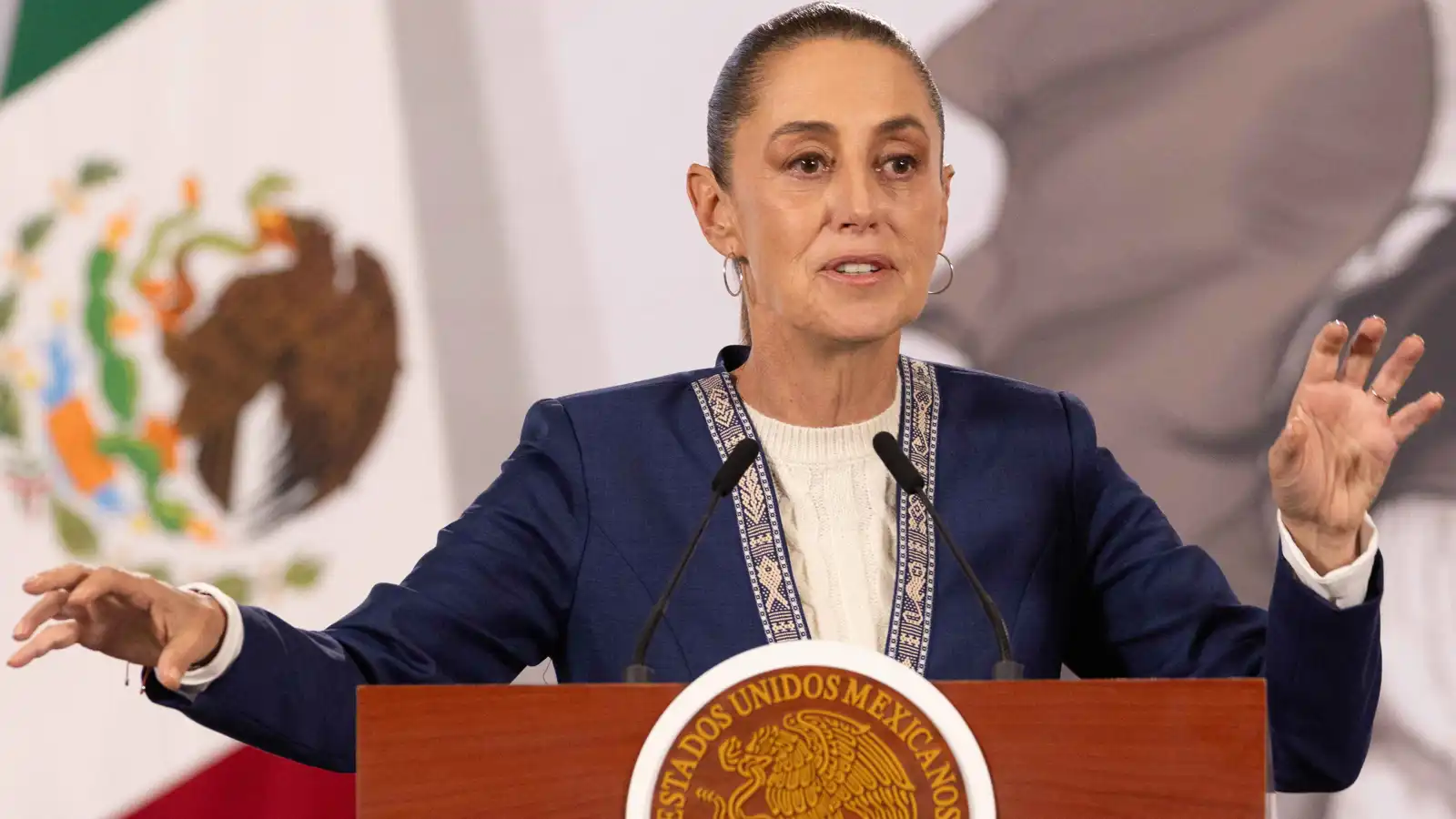 شينباوم تتحدى تهديدات ترامب بشحنة مساعدات بحرية إلى كوبا (صور)