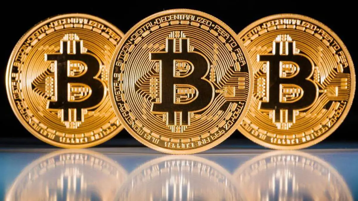 بتكوين تنخفض إلى أدنى مستوى في 18 شهرا