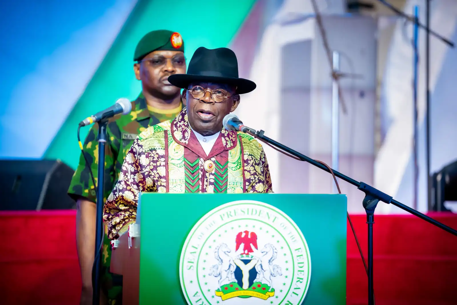 رئيس نيجيريا 