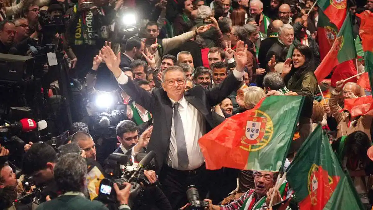 من الظل السياسي إلى قصر بيليم.. من هو رئيس البرتغال الجديد؟