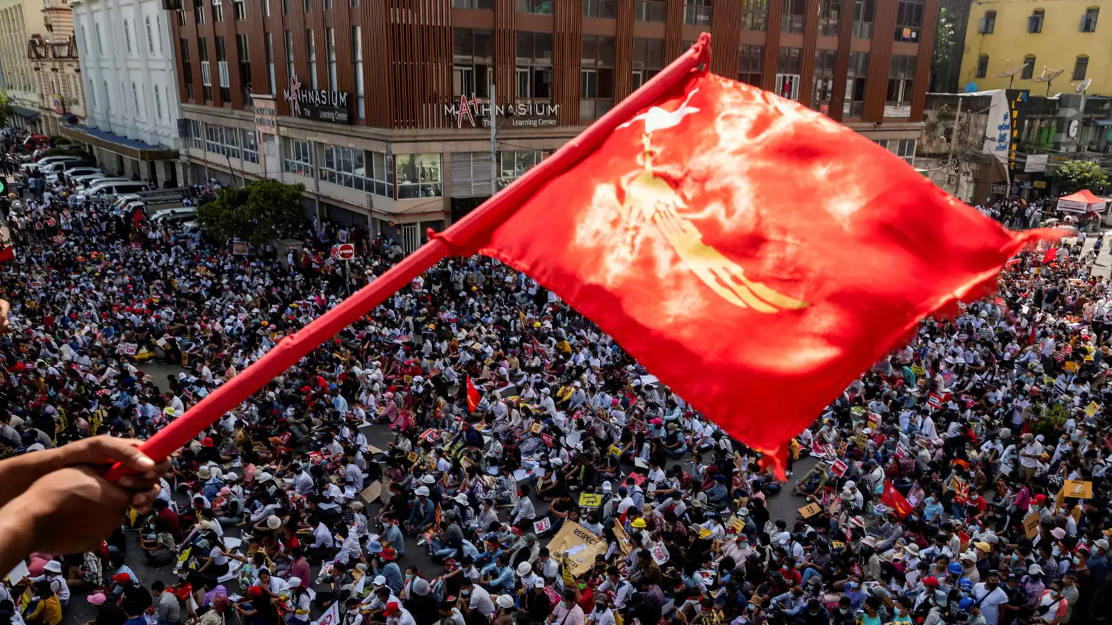 ميانمار تسن قانونا جديدا يهدد المعارضين بالاعتقال قبل الانتخابات