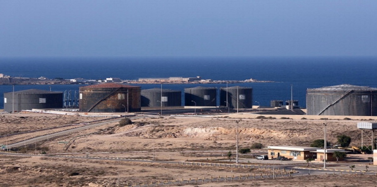 مؤسسة النفط الليبية تتوقع إعلان "القوة القاهرة" في ميناءي الزويتينة والحريقة