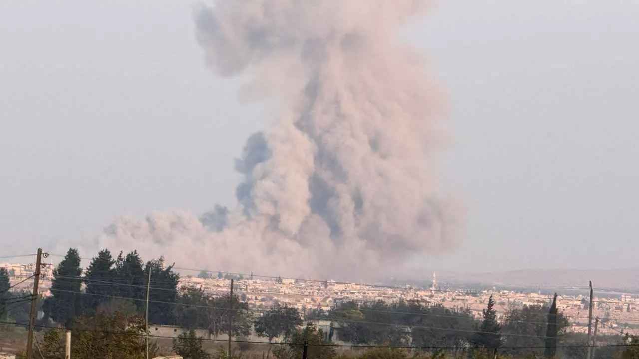 هجوم يستهدف جسورا في القصير على الحدود السورية اللبنانية