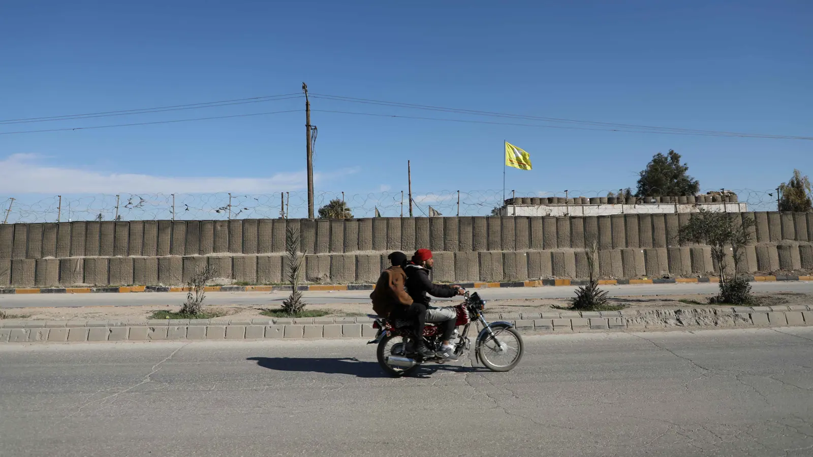 "الإدارة الذاتية الكردية": حكومة دمشق غير قادرة وحدها على فرض الأمن