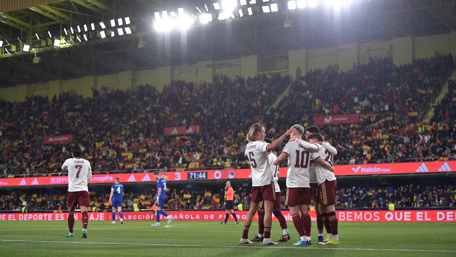 منتخب إسبانيا يوجه رسالة لمصر ويسحق صربيا بثلاثية (فيديو)