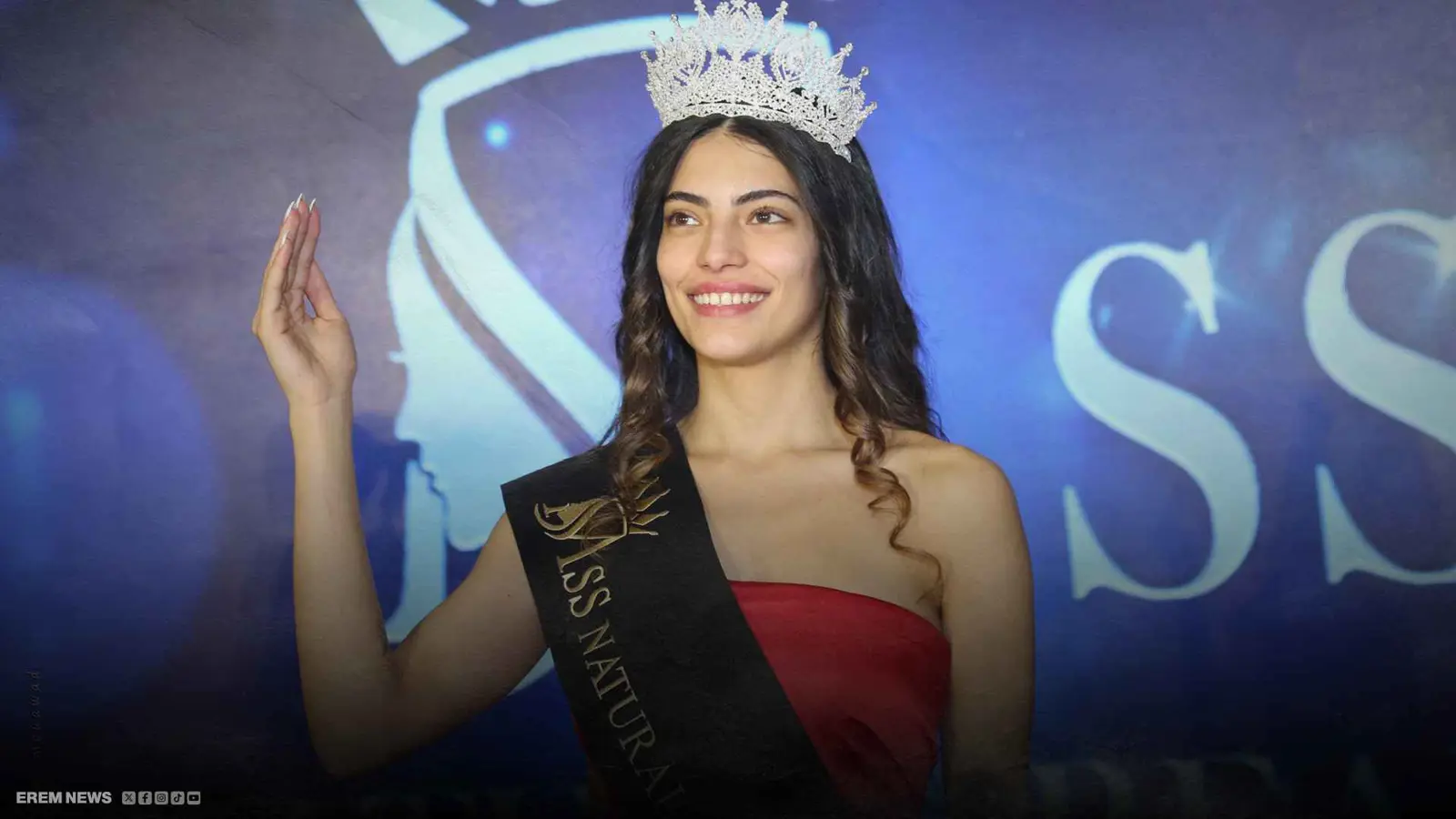 تاج دون مكياج.. "ملكة الجمال الطبيعي" تشعل التفاعل في لبنان