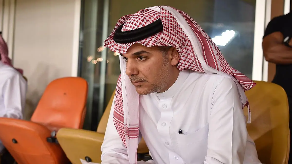 إزالة صورة ماجد النفيعي من قائمة رؤساء الأهلي السعودي (فيديو)
