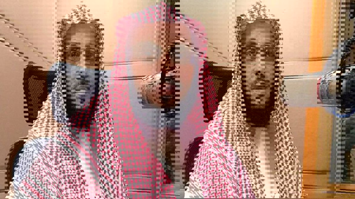 فيديو يفند مزاعم اعتقال الداعية السعودي عائض القرني