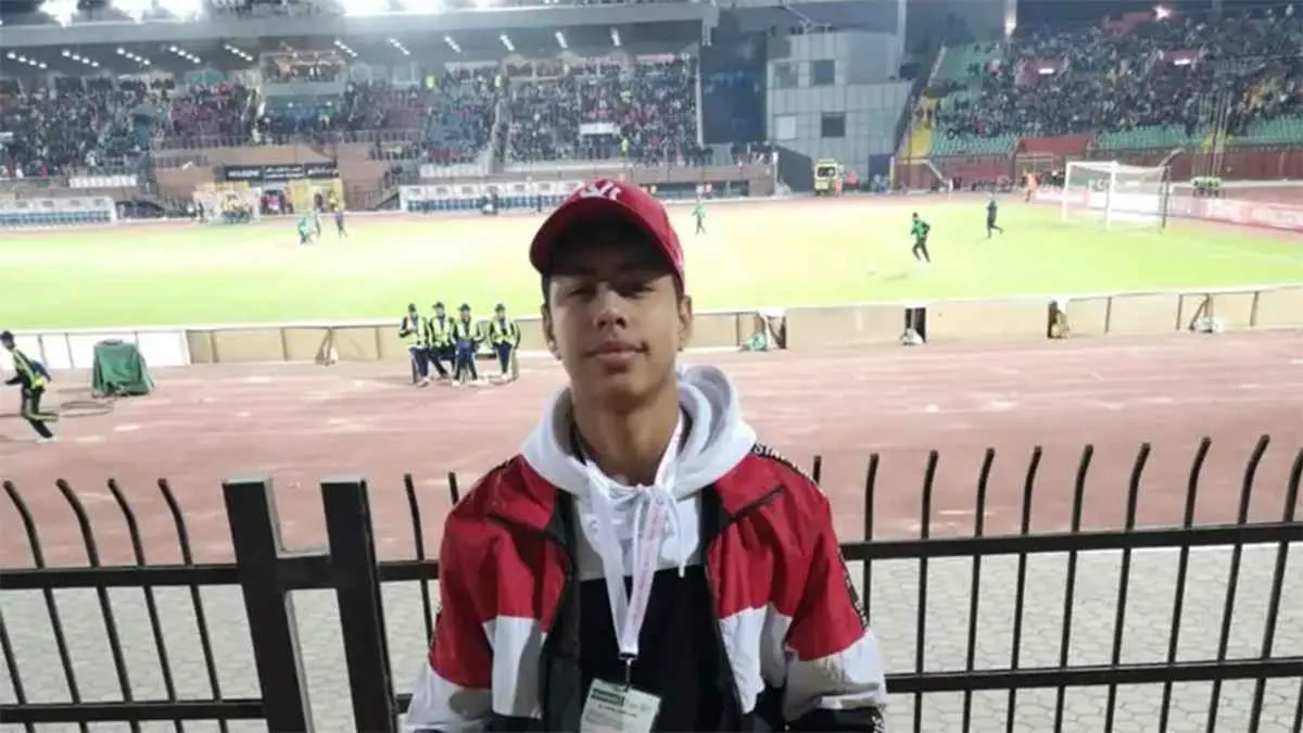 "نريد معرفة الحقيقة".. ما قصة المصري الذي رفعت له لافتات في ملعب إيطالي؟ (صورة)