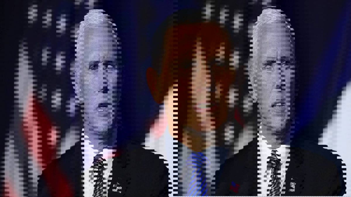 بنس يحذر من "تأثير إيران الخبيث" مع استعداد ظريف لزيارة فنزويلا