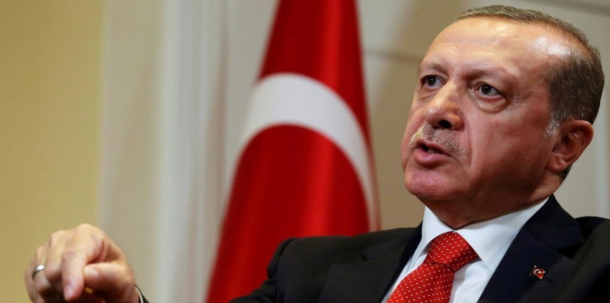 رسم أردوغان بوضع جنسي.. رسام كاريكاتير هولندي يغضب الرئيس التركي (صورة)