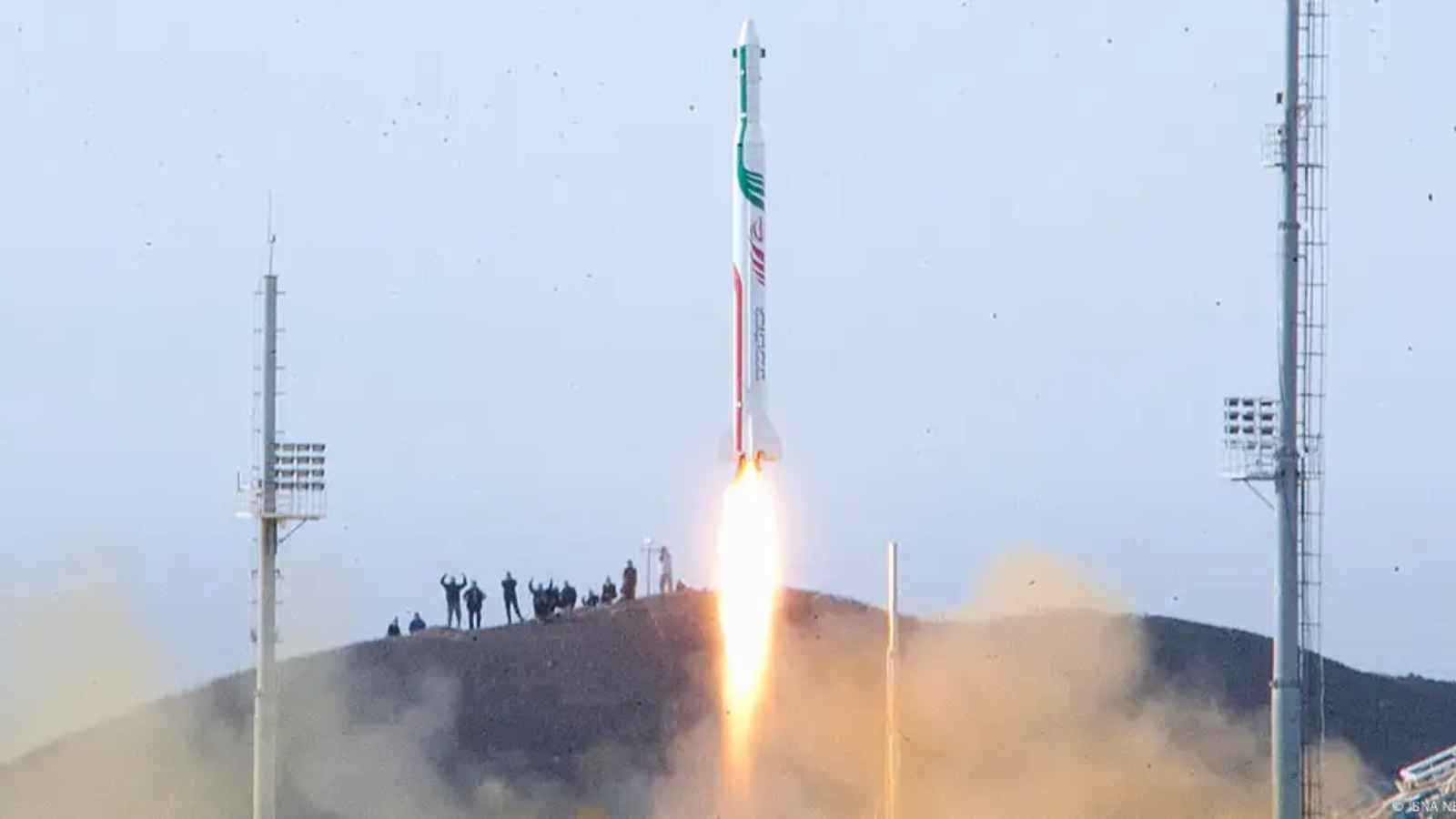 من قاعدة روسية.. إيران تستعد لإطلاق قمر صناعي جديد