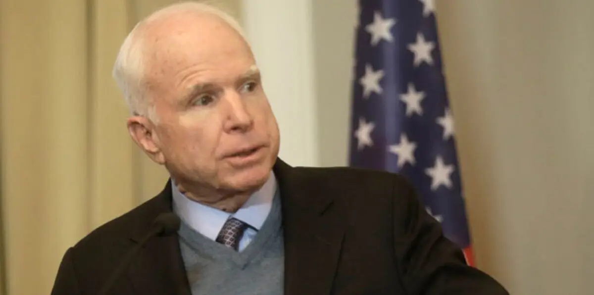 مكين: على أمريكا الوقوف بوجه بوتين