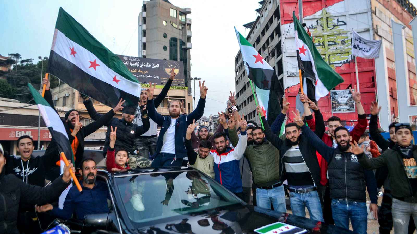 توازنات الداخل والخارج.. كيف سيدير السوريون المرحلة الانتقالية؟