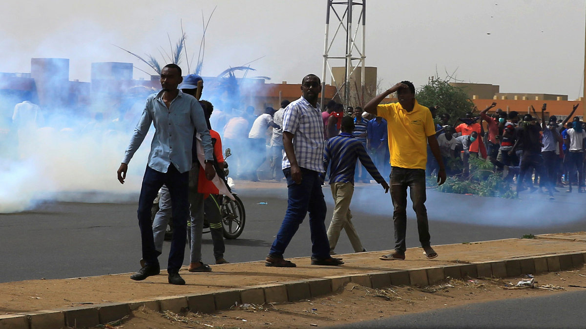 في فيديو مسرب.. اعترافات مثيرة لقائد "الانقلاب الفاشل" في السودان