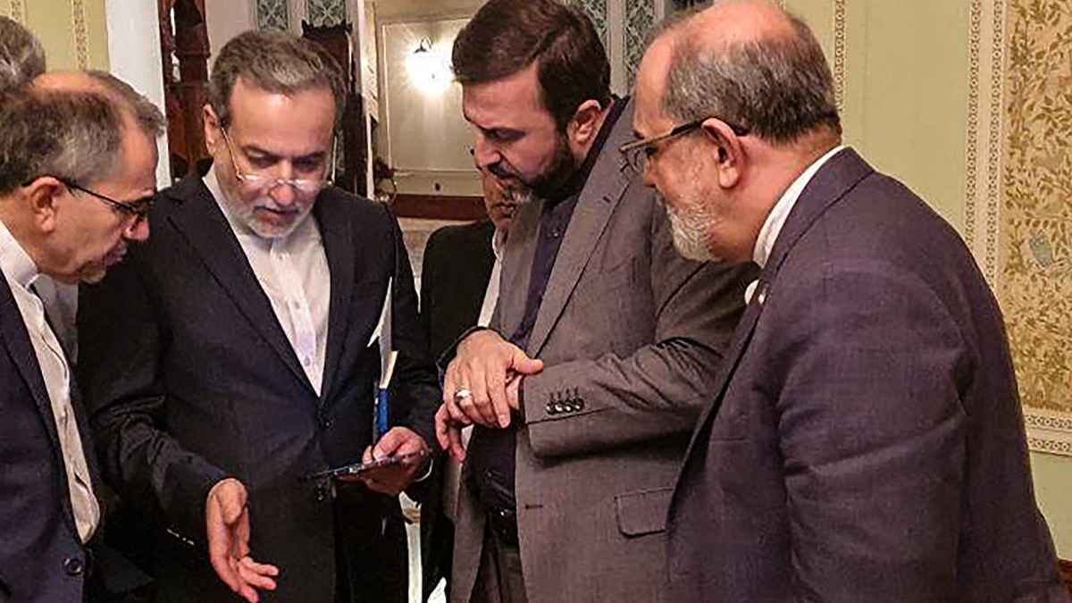 "خيارات مفتوحة".. زخم المفاوضات مع واشنطن يوارب باب طهران مع الجميع