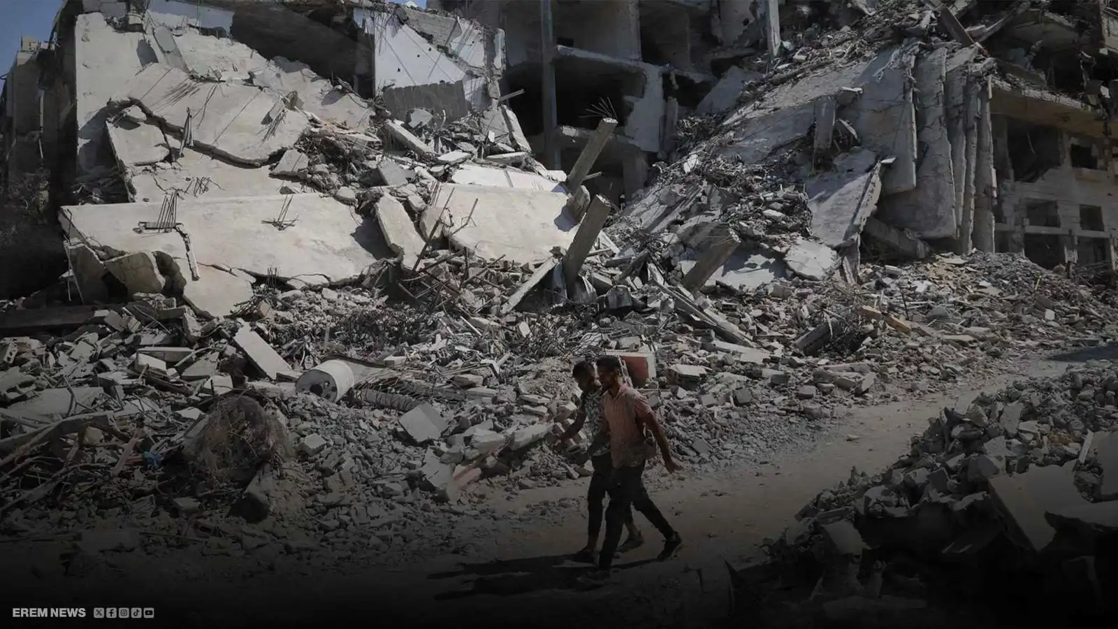 وسط ملايين أطنان الركام .. كيف امتلأ طريق الإعمار في غزة بالعراقيل؟