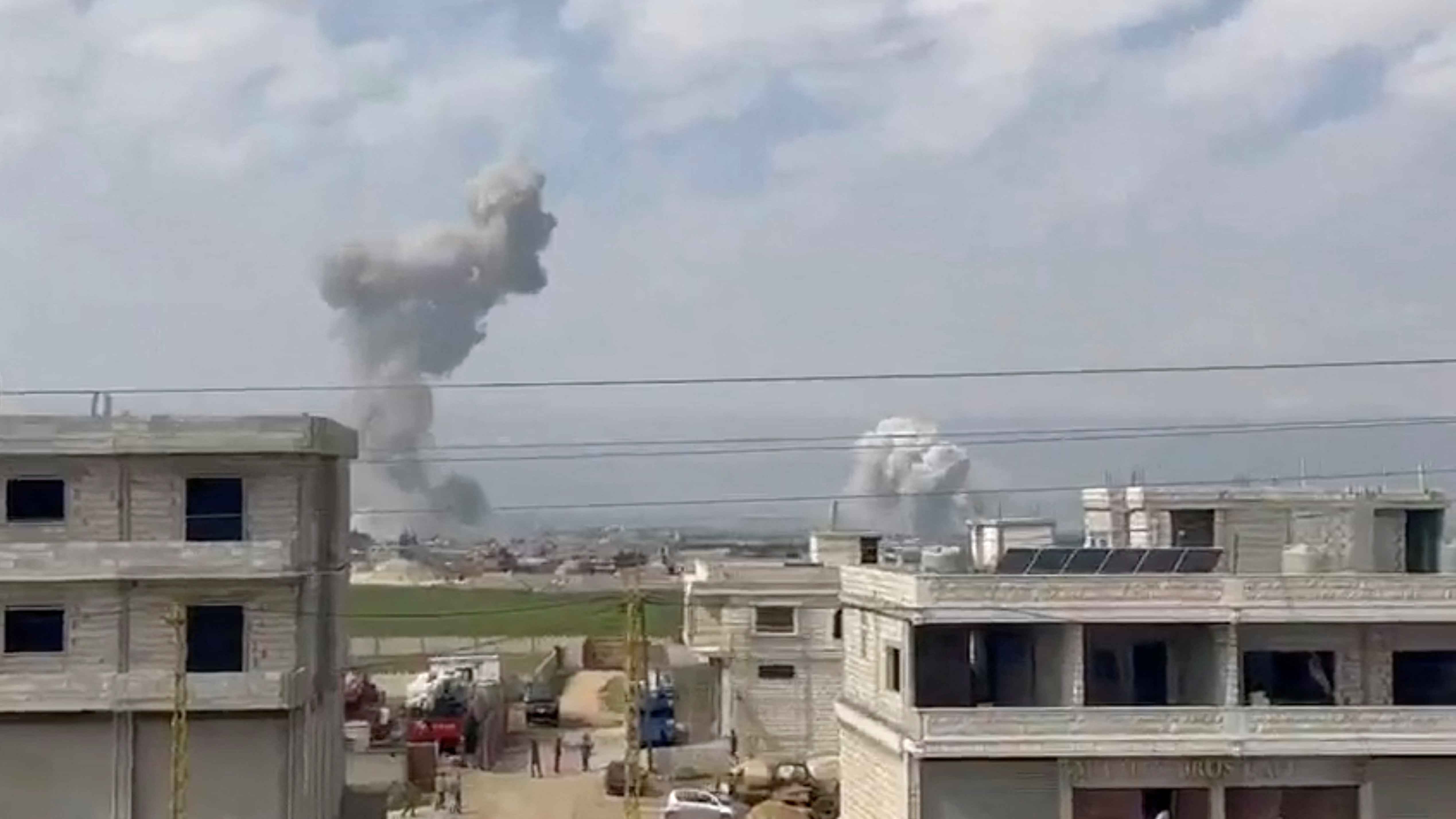 بينهم 5 من حزب الله.. 12 قتيلا في الغارات الإسرائيلية على لبنان