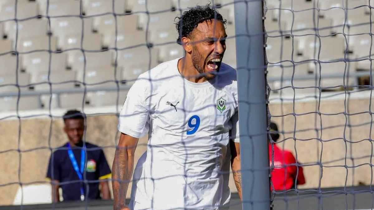أوباميانغ يسجل سوبر هاتريك في مباراة دراماتيكية بين الغابون وغامبيا (فيديو)