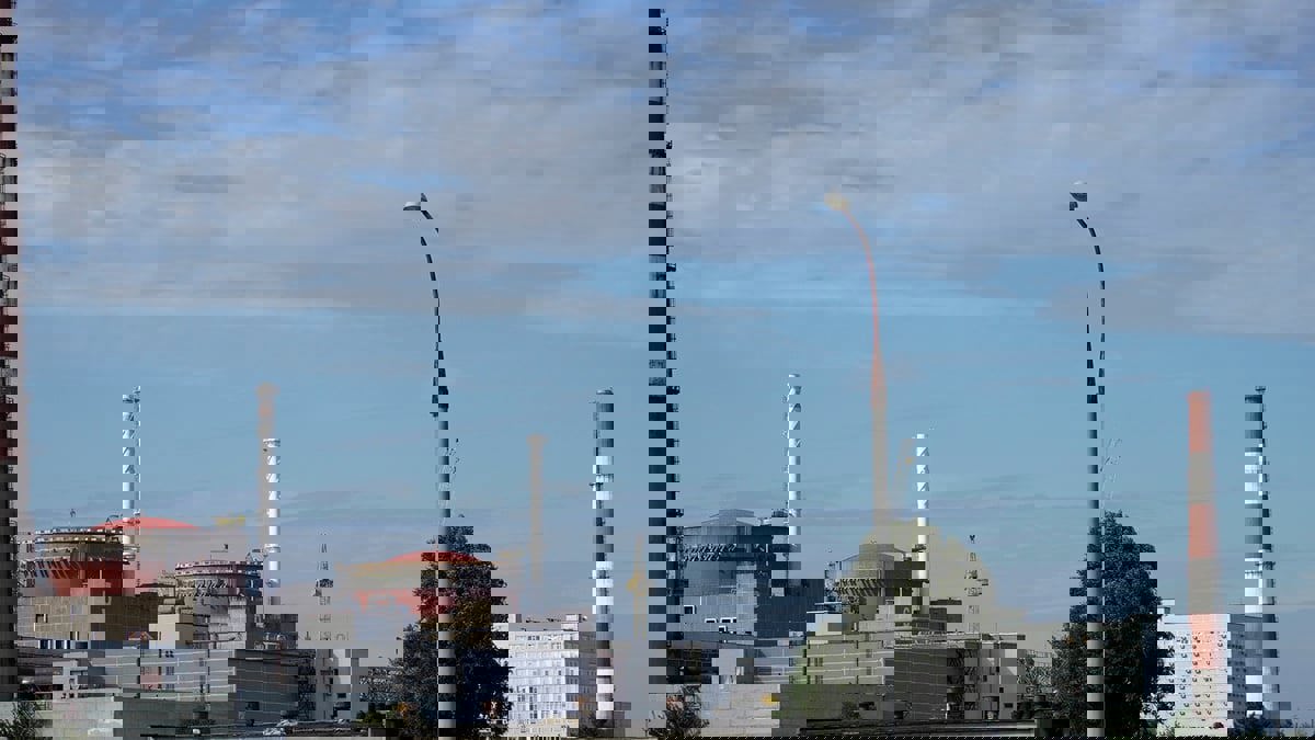 أوكرانيا تتهم روسيا بقصف موقع محطة "بيفدينوكراينسك" النووية