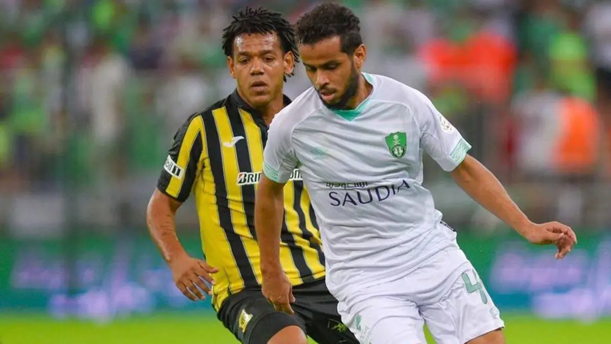 قرار جديد من النادي الأهلي السعودي بشأن عبدالفتاح عسيري