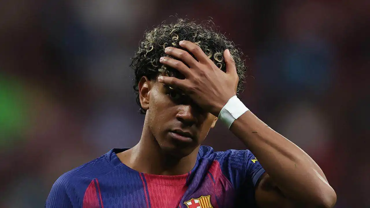 انفعال كبير.. لامين يامال يحرج فليك في مباراة أتلتيكو (فيديو)