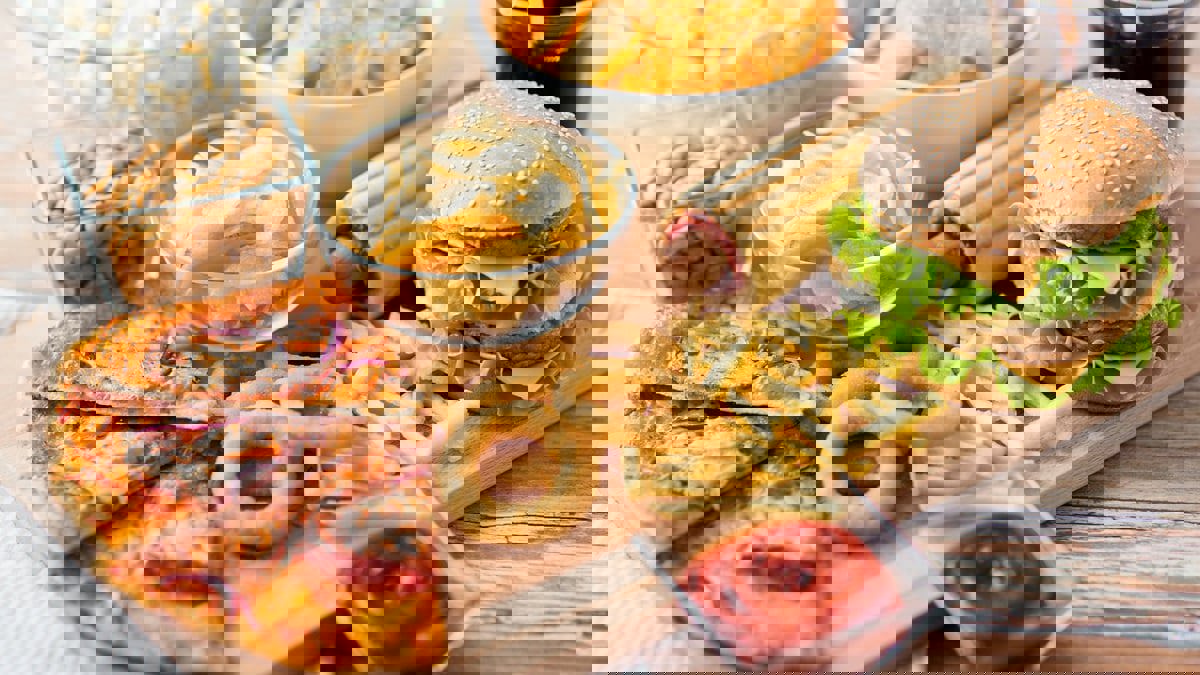 أسوأ 10 أطعمة تهدد الحياة وتسبب الكثير من الأمراض