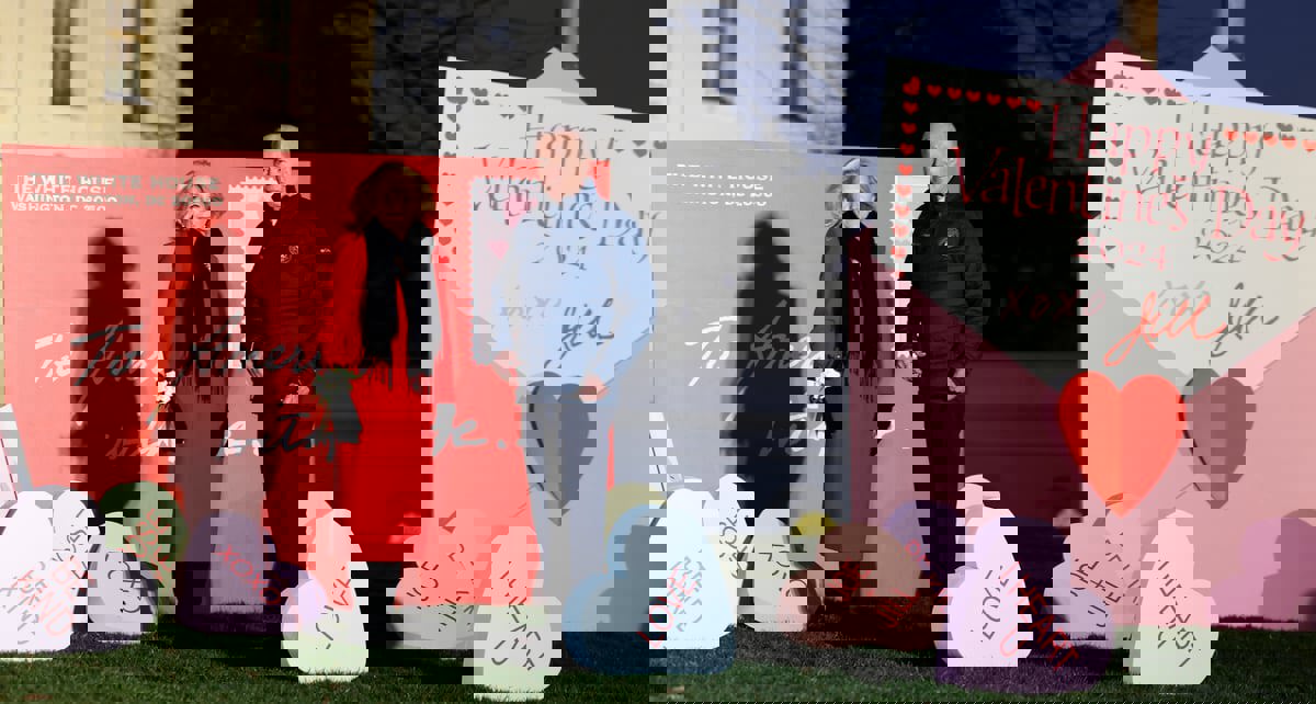 كتاب جديد يكشف سر زواج جو بايدن الطويل (صور)