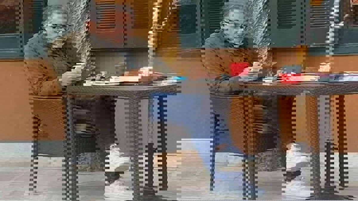 بعد تشريح الجثة.. أسرة المخرج السوري حاتم علي تتسلم جثمانه لدفنه بدمشق