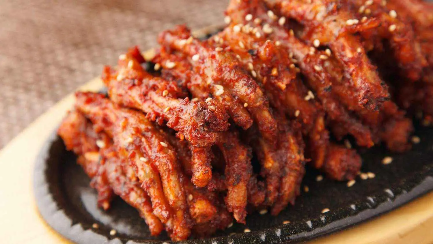 10 فوائد "غير متوقعة" لتناول أرجل الدجاج