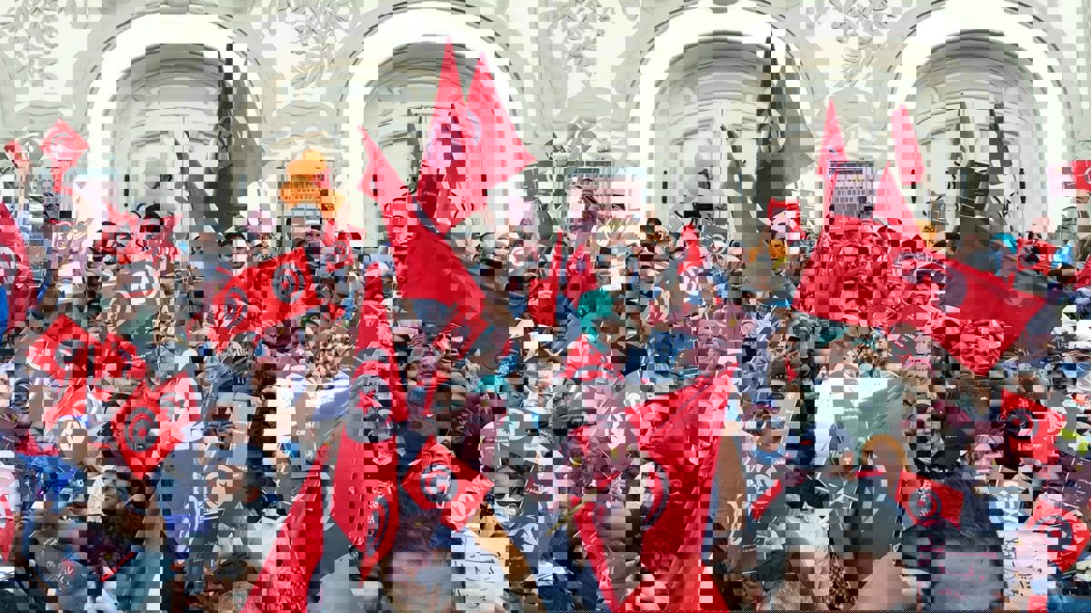 بعد استقالة وتوقيف قياداتها.. المعارضة التونسية تواجه مصيرًا غامضًا