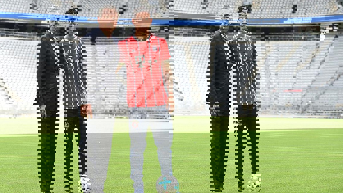 كارلو أنشيلوتي: مفاوضات نابولي مع جيمس رودريغيز مستمرة